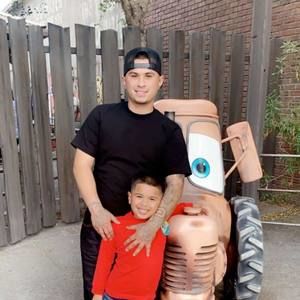 Meet your Posher, Ramon